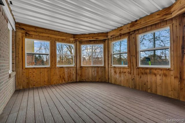 23676 Lori Drive, Flat Rock, MI 48134