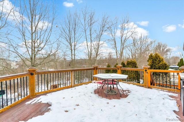 23676 Lori Drive, Flat Rock, MI 48134