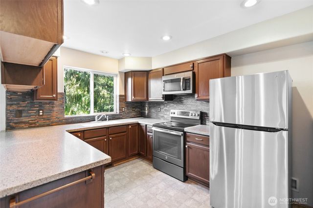 6018 Silver Oaks Court SE, Tumwater, WA 98501