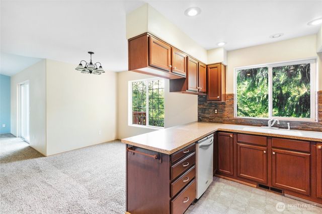 6018 Silver Oaks Court SE, Tumwater, WA 98501