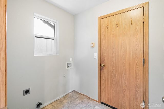 6018 Silver Oaks Court SE, Tumwater, WA 98501