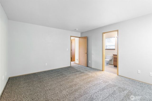 6018 Silver Oaks Court SE, Tumwater, WA 98501
