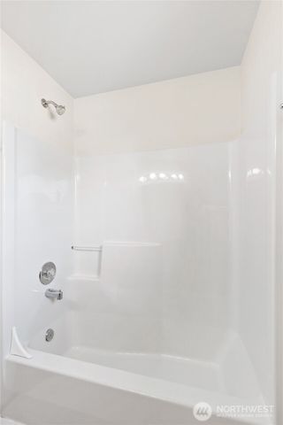 6018 Silver Oaks Court SE, Tumwater, WA 98501