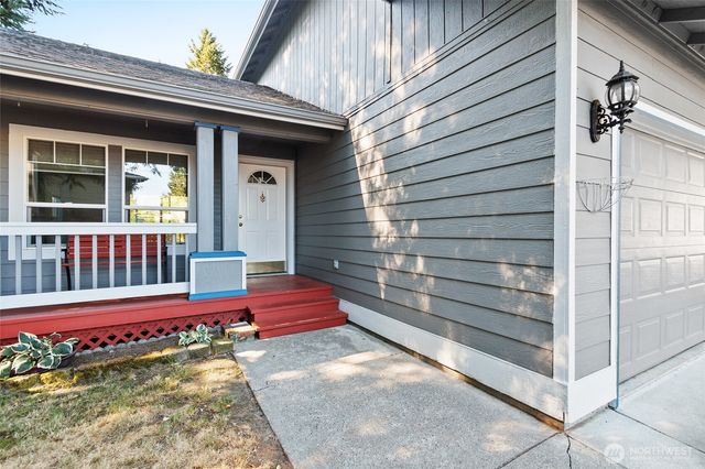 6018 Silver Oaks Court SE, Tumwater, WA 98501