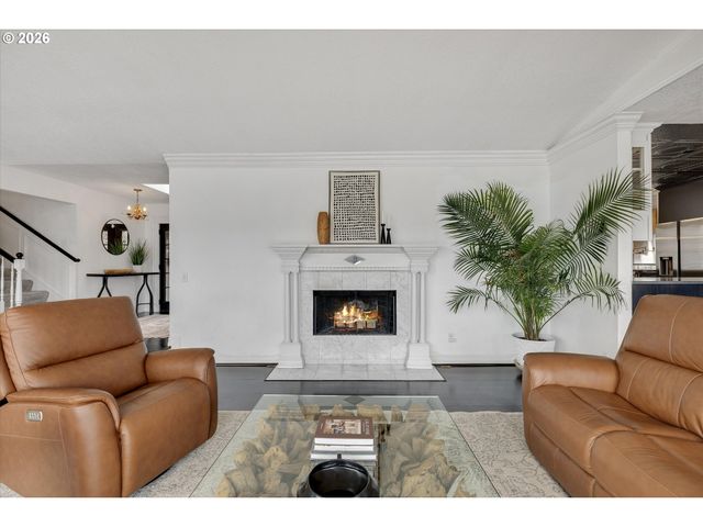 5557 RIVER St, West Linn, OR 97068