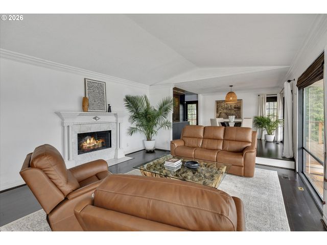 5557 RIVER St, West Linn, OR 97068