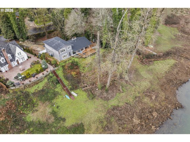 5557 RIVER St, West Linn, OR 97068