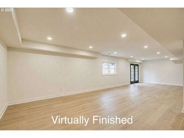 5557 RIVER St, West Linn, OR 97068