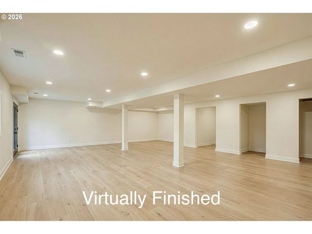 5557 RIVER St, West Linn, OR 97068