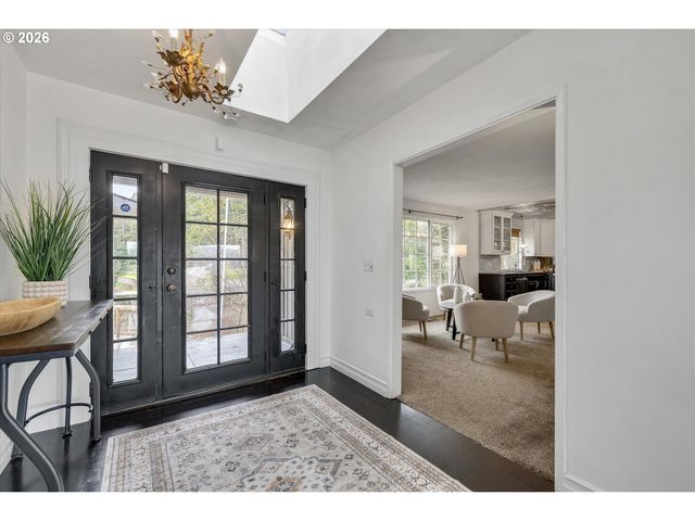 5557 RIVER St, West Linn, OR 97068