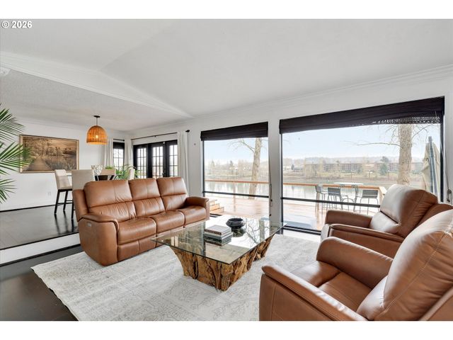 5557 RIVER St, West Linn, OR 97068