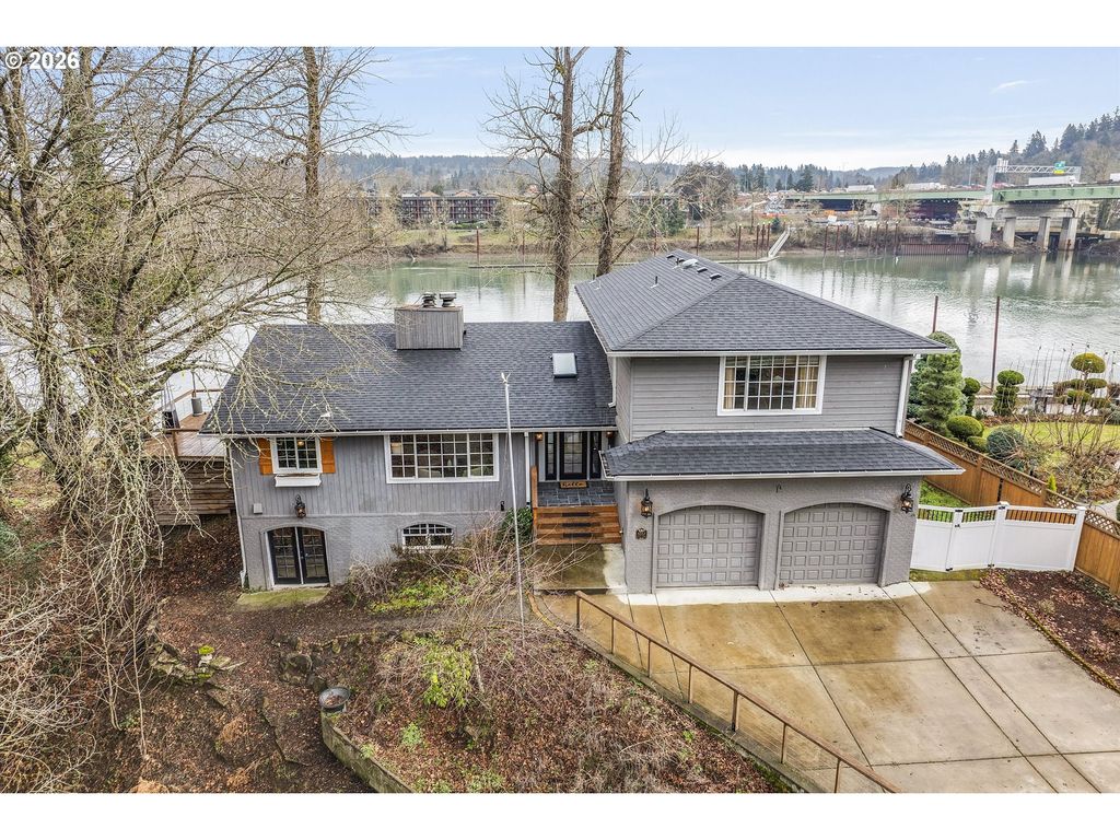 5557 RIVER St, West Linn, OR 97068