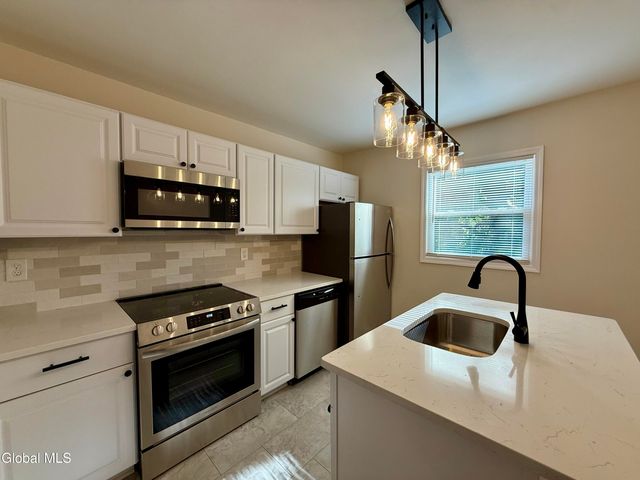 13 Anthony Lane 1, Colonie, NY 12205