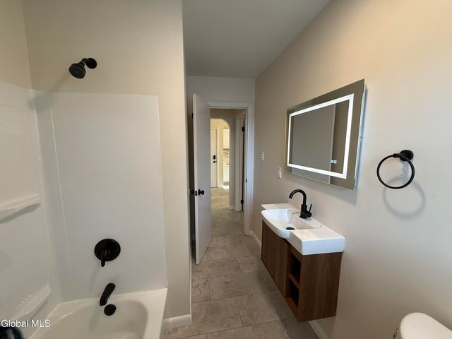 13 Anthony Lane 1, Colonie, NY 12205