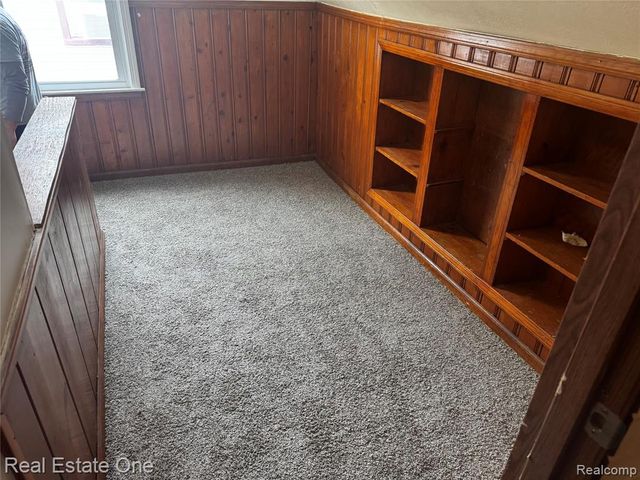 34321 John Street, Wayne, MI 48184