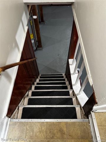 34321 John Street, Wayne, MI 48184