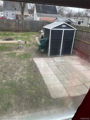 34321 John Street, Wayne, MI 48184