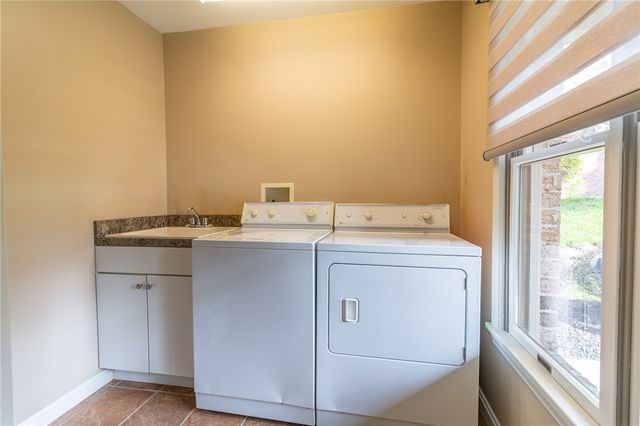 138 Abbey Rd, Neshannock Twp, PA 16105