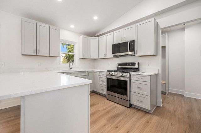 3750 Benjamin Avenue Ne, Plainfield Twp, MI 49525