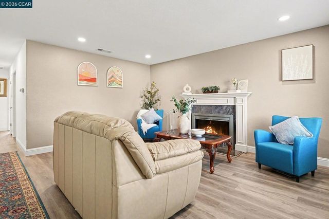 2715 2715 Sargent Ave, San Pablo, CA 94806