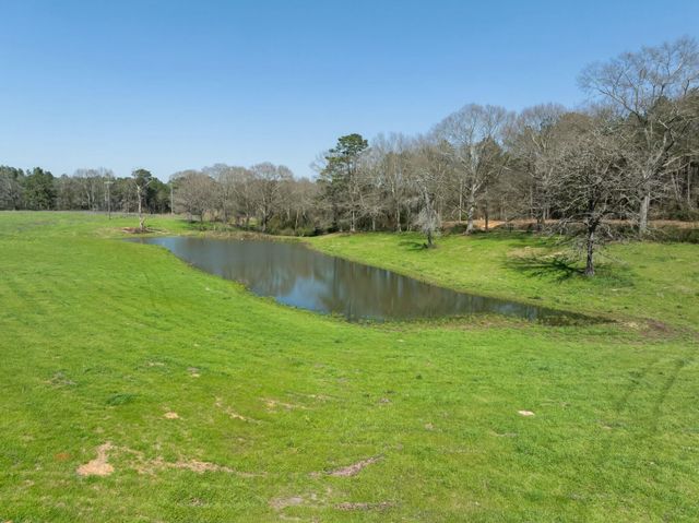 496 McLemore Rd., Hattiesburg, MS 39401