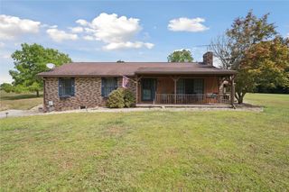 301 Old Plank Rd, Twp Of But Sw, PA 16002