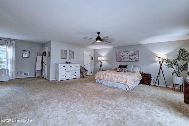6712 Foxcroft Rd, Prospect, KY 40059