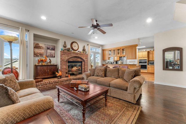 371 Cougar Trail E, Branson, MO 65616