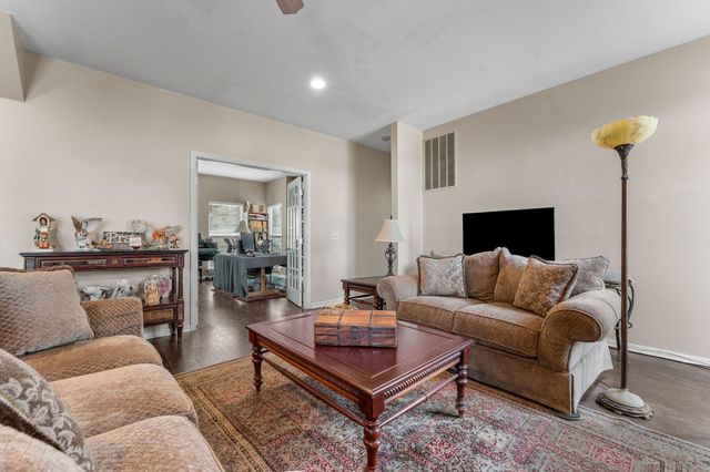 371 Cougar Trail E, Branson, MO 65616