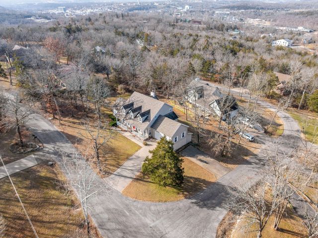 371 Cougar Trail E, Branson, MO 65616