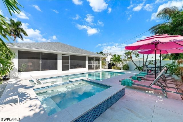 690 100th AVE N, Naples, FL 34108