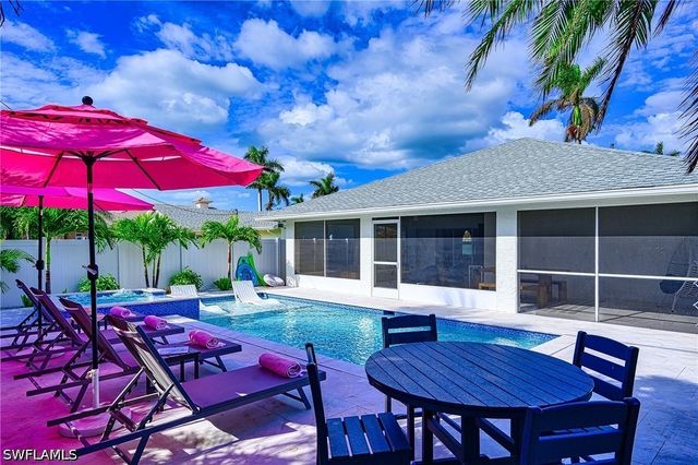 690 100th AVE N, Naples, FL 34108
