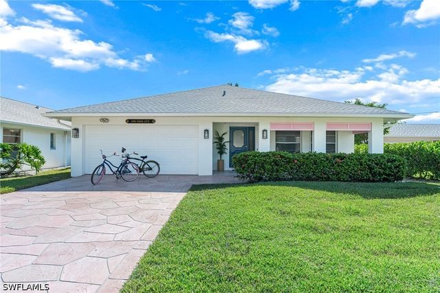 690 100th AVE N, Naples, FL 34108