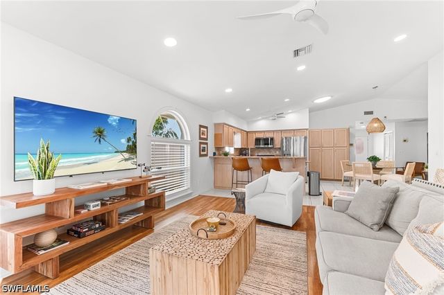 690 100th AVE N, Naples, FL 34108
