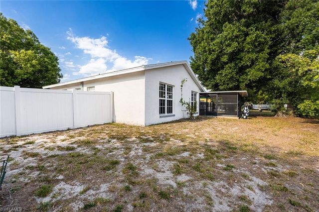 935 Hearty ST, North Fort Myers, FL 33903