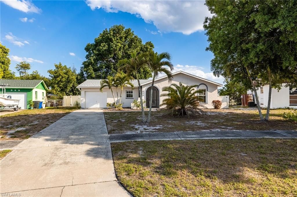 935 Hearty ST, North Fort Myers, FL 33903
