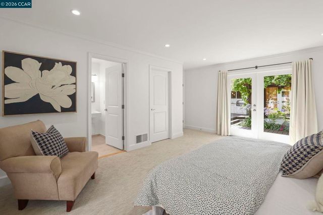 10 Darnby Ct, Orinda, CA 94563