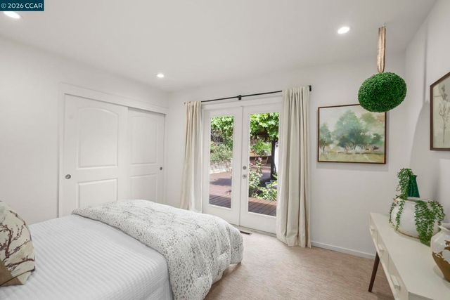 10 Darnby Ct, Orinda, CA 94563