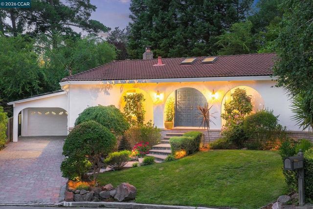 10 Darnby Ct, Orinda, CA 94563
