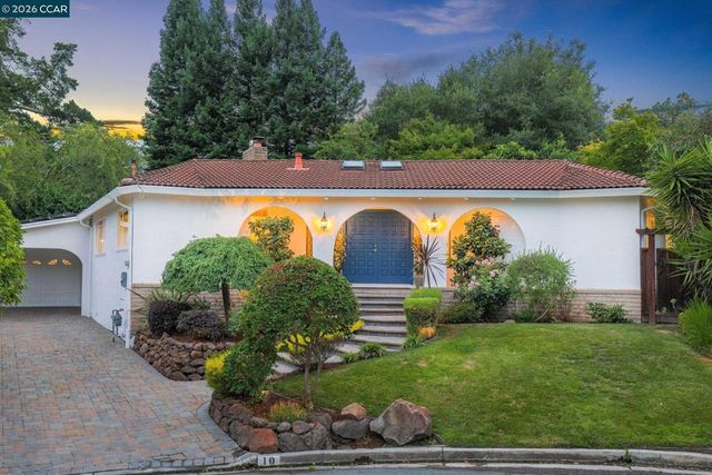 10 Darnby Ct, Orinda, CA 94563
