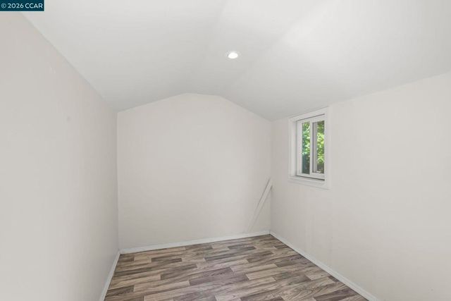 10 Darnby Ct, Orinda, CA 94563