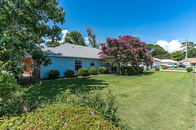 985 Southern Oaks Court, Fort Walton Beach, FL 32547