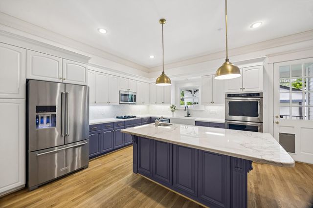 235 W 22nd Street, Houston, TX 77008