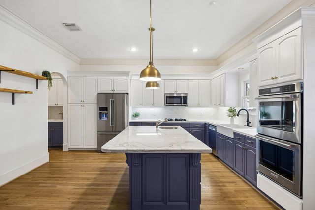 235 W 22nd Street, Houston, TX 77008