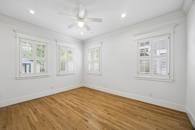235 W 22nd Street, Houston, TX 77008