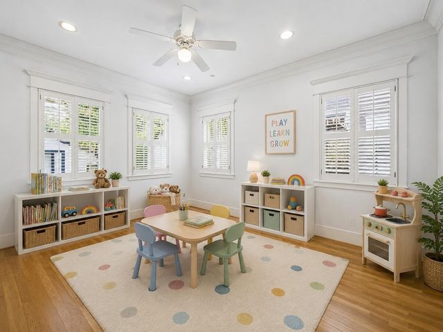 235 W 22nd Street, Houston, TX 77008