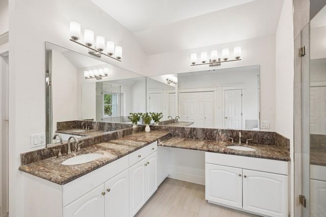235 W 22nd Street, Houston, TX 77008
