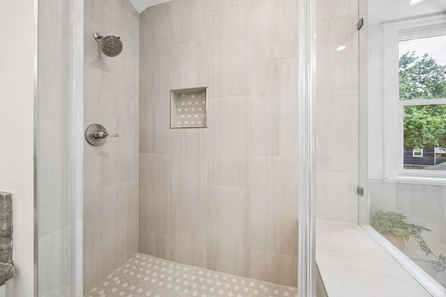 235 W 22nd Street, Houston, TX 77008