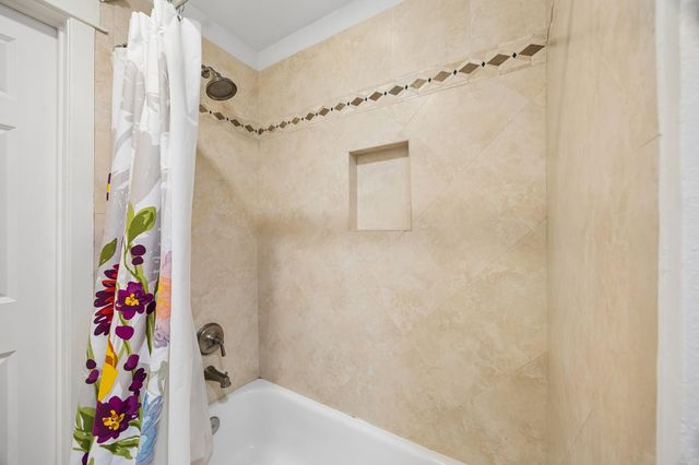 235 W 22nd Street, Houston, TX 77008