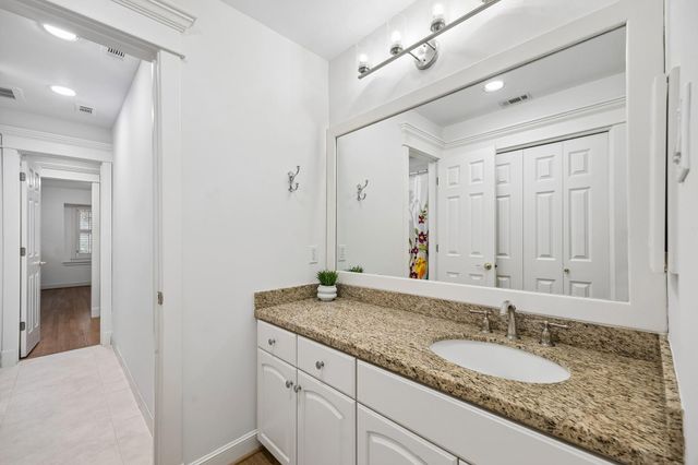 235 W 22nd Street, Houston, TX 77008